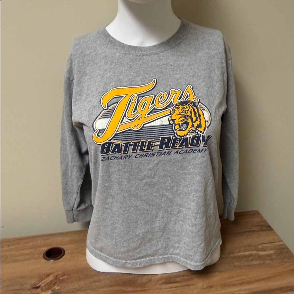 Gildan Gray Long Sleeve Youth Small Tee with Tiger Graphic